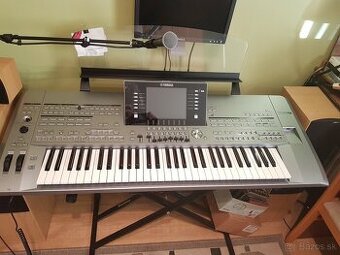 Predám klávesy Yamaha Tyros 5, 61