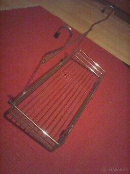 kovova polica do kupelne a kuchyne