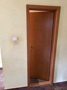 Predám interiérové dvere z drevotriesky – 8 ks