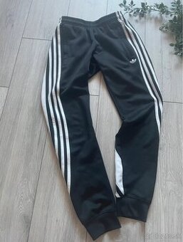Adidas tepláky XS