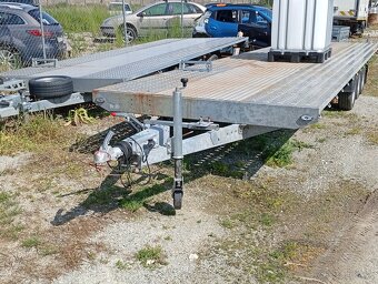 Predám príves plošinu na vozidlá s elektrickým navijakom 6m