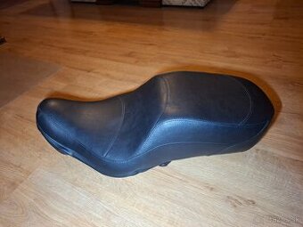 Sedadlo na Honda Shadow Black Spirit 750