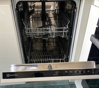 Vstavaná umývačka riadu Electrolux 45cm