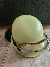 Stará hasičská helma