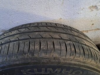 Takmer nové letné pneu na diskoch 185/65 r15 4x
