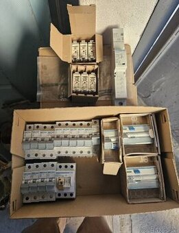 Elektroinštalačný materiál/ elektromateriál