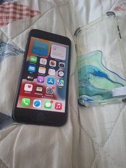 Iphone 7 čierny 32 gb používaný plne funkčný je v horšom sta