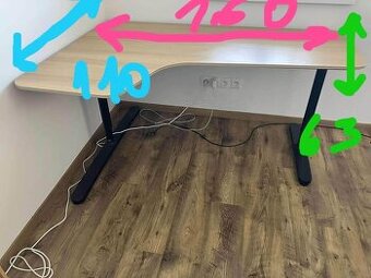 Rohový kancelársky stôl IKEA Bekant v dobrom stave