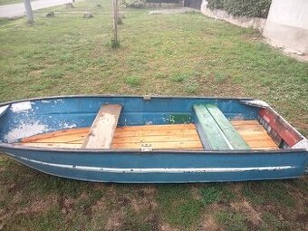 Na predaj hliníková rybárska a rekreačná loď.