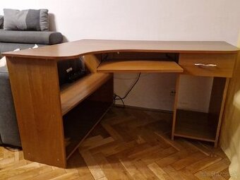 Rohový stolík PC
