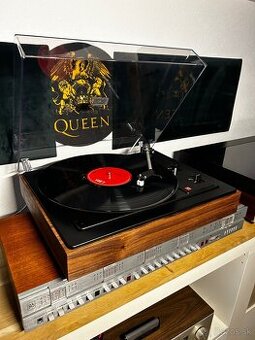 Gramofon Tesla po renovácii