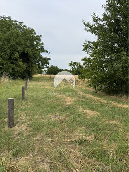 Reality KOMPLEX s.r.o. Vám ponúka  NA PREDAJ stavebný pozemo