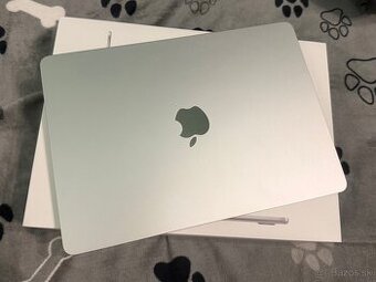 Macbook Air 13' s M3 čipom, 8GB, 256GB SSD