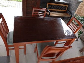 Kuchynský stôl+ stoličky