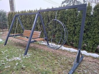 Záhradná hojdačka.