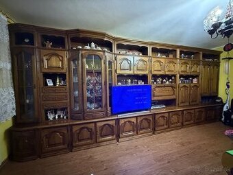 Obývacia stena podsvietená