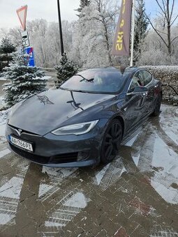Tesla S