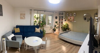 2i byt, šir. centrum, tehla, rekonštrukcia, dvor, parkovanie