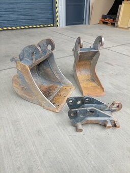 Lyžice na minibager + hydraulický rýchloupinák CW05