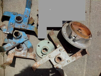 Motyčky Vari držiakprírubu z remenicou.