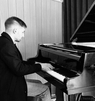 ucitel klavira, ukulele,gitary-Ucitel klavira košice.