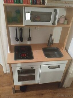 Kuchynka Ikea aj s  hrncami