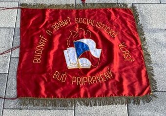 Kúpim pioniersku zástavu