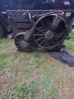 Audi Q7 sahara chladičov