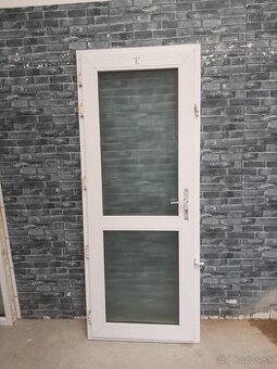 Plastové dvere Č. 49. Ľ