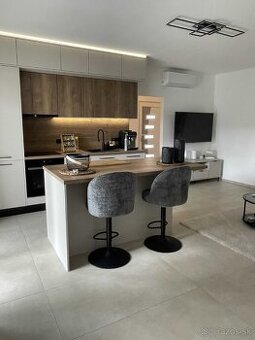 CHORVÁTSKO, dovolenka, nové apartmány blízko pri pláži