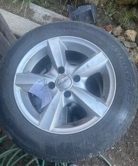 Peugoet elektrony r15 s gumami