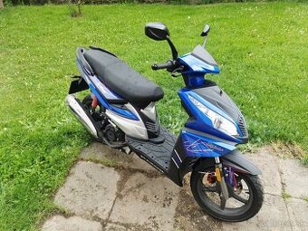 Skúter 125