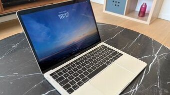 MacBook Pro 2019 (13 palcov)