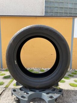 285/45R20 pirelli