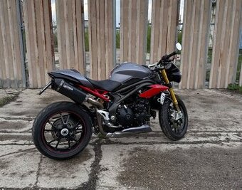Triumph speed triple 1050 R