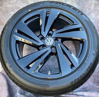 Zimní top originální sada Volkswagen Touareg 285/45R20 112V