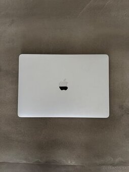 Predám MacBook Air 13” (2020)- Intel Core i5 + kožený kryt