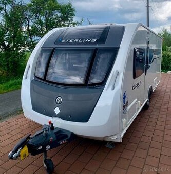 Swift Sterling Eccles Hi-Style 584 z roku 2015 Muver+ Solar+