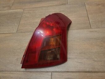 SUZUKI SWIFT PRAVE SVETLO - 1