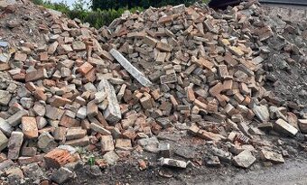 Darujem tehly a stavebnu sut