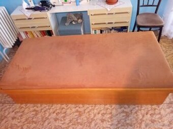 Váľanda s úložným priestorom