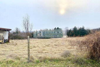 Ponúkame Vám na predaj pozemok v Hurbanove