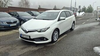 Toyota Auris Touring Sports 1.6 l D-4D S S Active Family