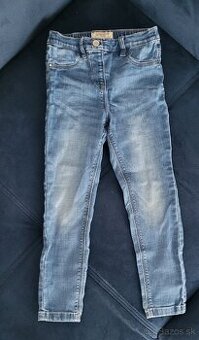 Predám značkové oblečenie po dievčatku - 7 rokov