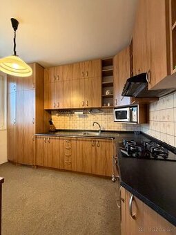 2xwc, 2x loggia, priestranný 4 izbový byt Ťahanovce - 1