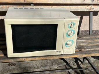 Mikrovlnka Sanyo