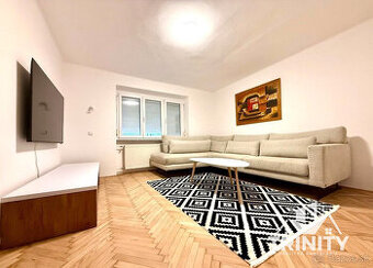 Na prenájom zariadený tehlový 2-ibový byt v centre mesta Nov