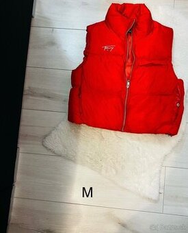 Cervena vesta Tommy hilfiger