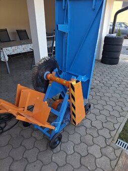 cirkular s košom a stolom