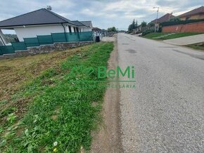 Predaj stavebný  pozemok v obci Malý Lapáš pri Nitre(044-14-